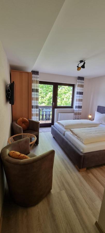 Pension / Ferienwohnungen Scheid Kestert Экстерьер фото
