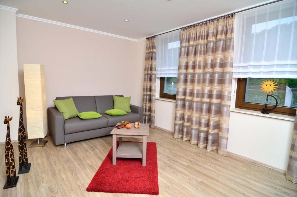 Pension / Ferienwohnungen Scheid Kestert Номер фото
