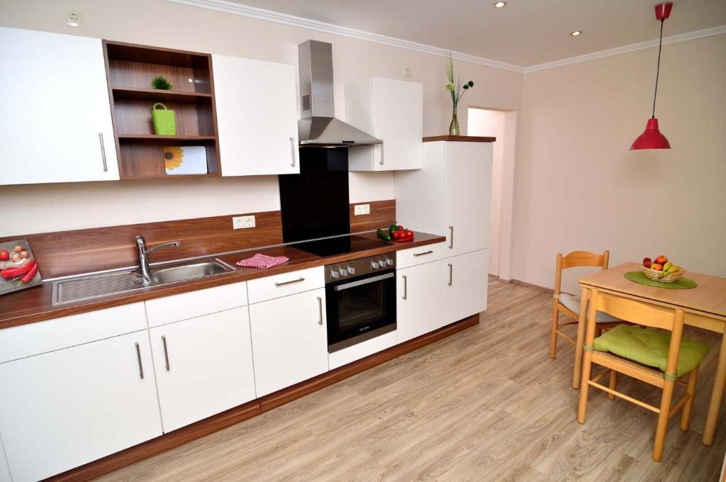 Pension / Ferienwohnungen Scheid Kestert Номер фото